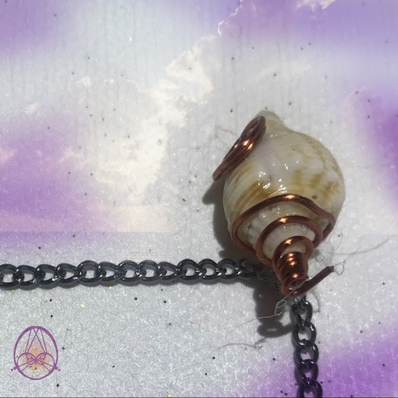 Mini Creamsicle Drill Shell Necklace - Picture 3 of 4